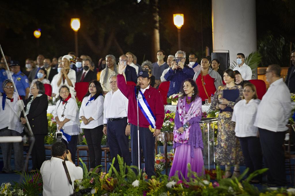 PresidenciaCuba's tweet photo. En su toma de posesión el Presidente de #Nicaragua, Daniel Ortega, se preguntó dónde están los derechos humanos en este mundo, y exigió que «cese el bloqueo en contra de la hermana República de #Cuba», y también contra la Patria de Simón Bolívar.

#DiazCanelEnNicaragua https://t.co/0m9CTDq3K3