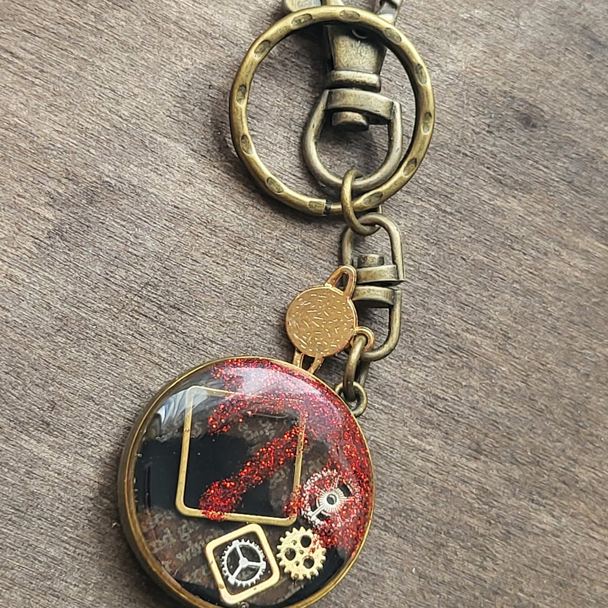 parallelworld03's tweet image. おはようございます😊☔
新年最初の発送につけてたお年玉はこの子でした😊
三連休も終わったし、ボチボチと頑張ります(*•̀ㅂ•́)و✧🔥