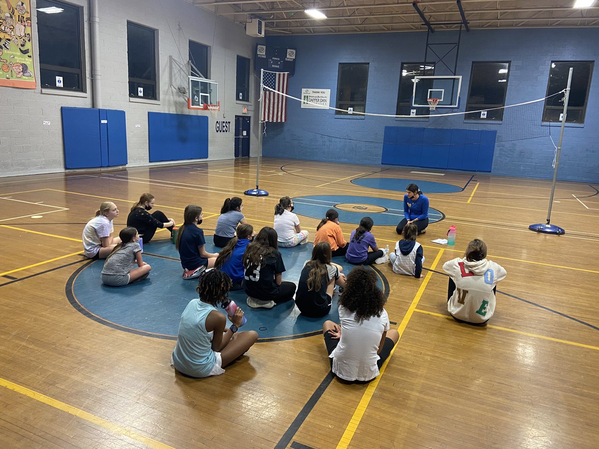 bgcwpa_sports's tweet photo. Huge thank you to @BabySeman for speaking with our #SeeHerBeHer Girls Volleyball Academy tonight! Angela is a @Pitt_VB alum and the Pitt record holder in digs with 1,851 career digs. 🏐 #bgcwpa https://t.co/q2oi1EhOBF