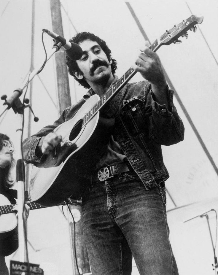 Happy birthday to American Music Award winner and Songwriter Hall Of Famer, the profound, Jim Croce. 