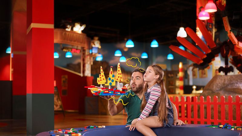 MeetBostonUSA's tweet image. Build, create and play at Boston&apos;s Ultimate Indoor LEGO® Playground – LEGOLAND Discovery Center at @AtAssemblyRow. Race your LEGO® vehicle on extreme ramps at Build and Test, discover MINILAND made with over 1.5 million LEGO® bricks and more. Visit today: bit.ly/3Hcnkna