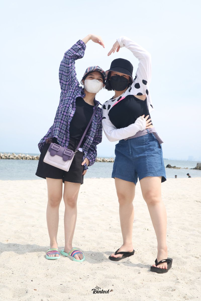 Afiqah &amp; Nunu <a href="/Afiiqaaahh/">Amanina Afiqah</a> <a href="/C_Nunu05/">Cindy Nugroho</a>