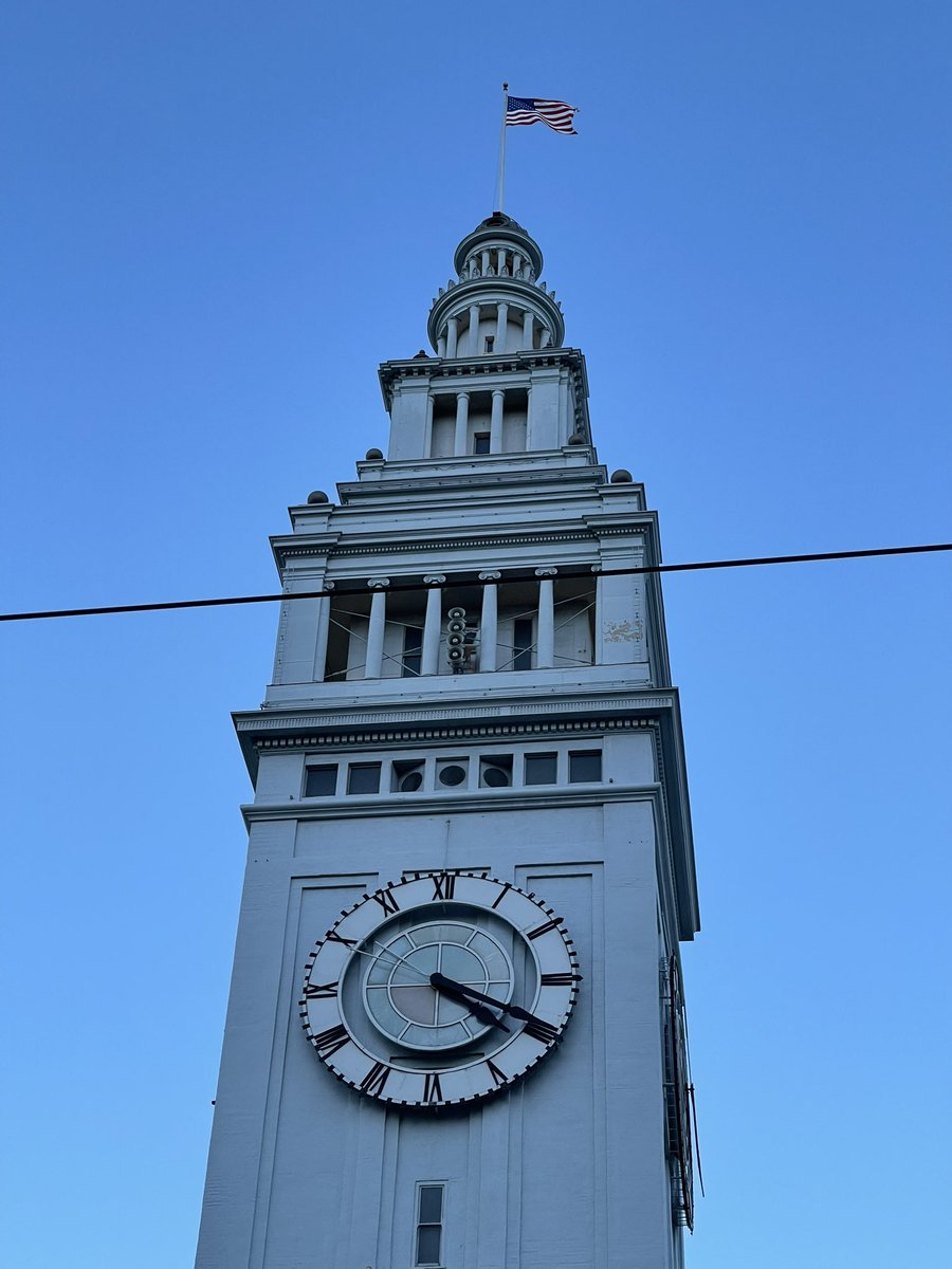 Emerphire's tweet photo. Ferry building. https://t.co/Ca59qaRaMO