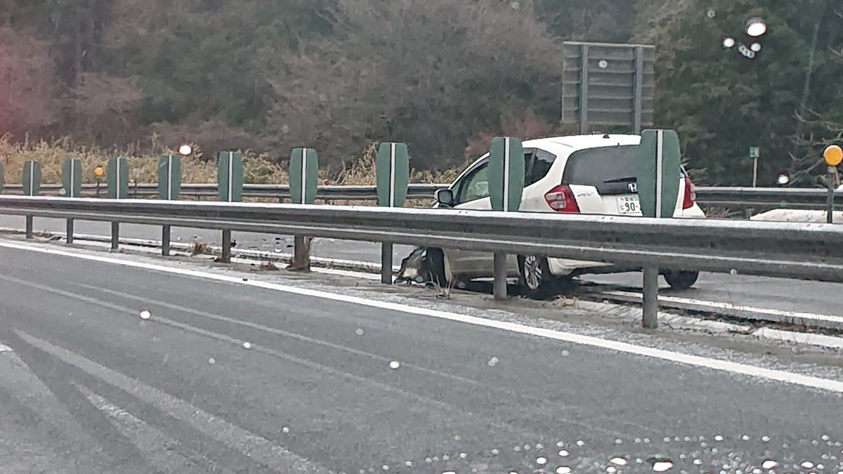 YEth8zNsSxzproP's tweet photo. 三陸道 松島北
至るところで事故多発
皆様
ご注意下さい⚠️ https://t.co/7jutIaNGyS