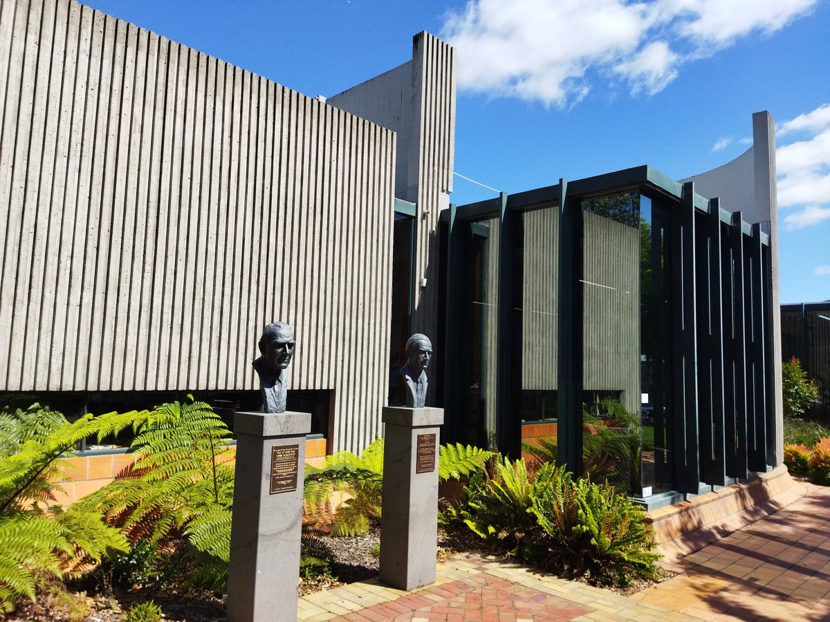 PavementPhil's tweet photo. Brutalist beauty Timaru Library..@warrenmahoney.. roof retains empathetic sight lines⛪..busy and happy as was South Canterbury Museum next door. P.S: the splendor of Timaru Botanic garden est. 1864 may surprise #Timaru #TeTihioMaru #SouthCanterbury #findthefrog https://t.co/lSClfSAQYp