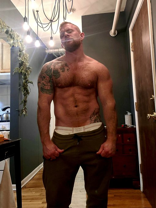 One shot selfie challenge https://t.co/HDDjpwyJ2Z