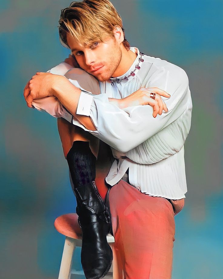 ♯ ‹♡' Vía IG
·07/01/22;

—Aquella noche sería el famoso baile de Invierno de la villa y desde muy temprano Luke se preparó. Estaba tan emocionado por el evento que hizo todo un ritual para arreglarse y tener tiempo de pasar con <a href="/Chxngmin_B/">Changmin</a> a un estudio a tomarse fotos.—