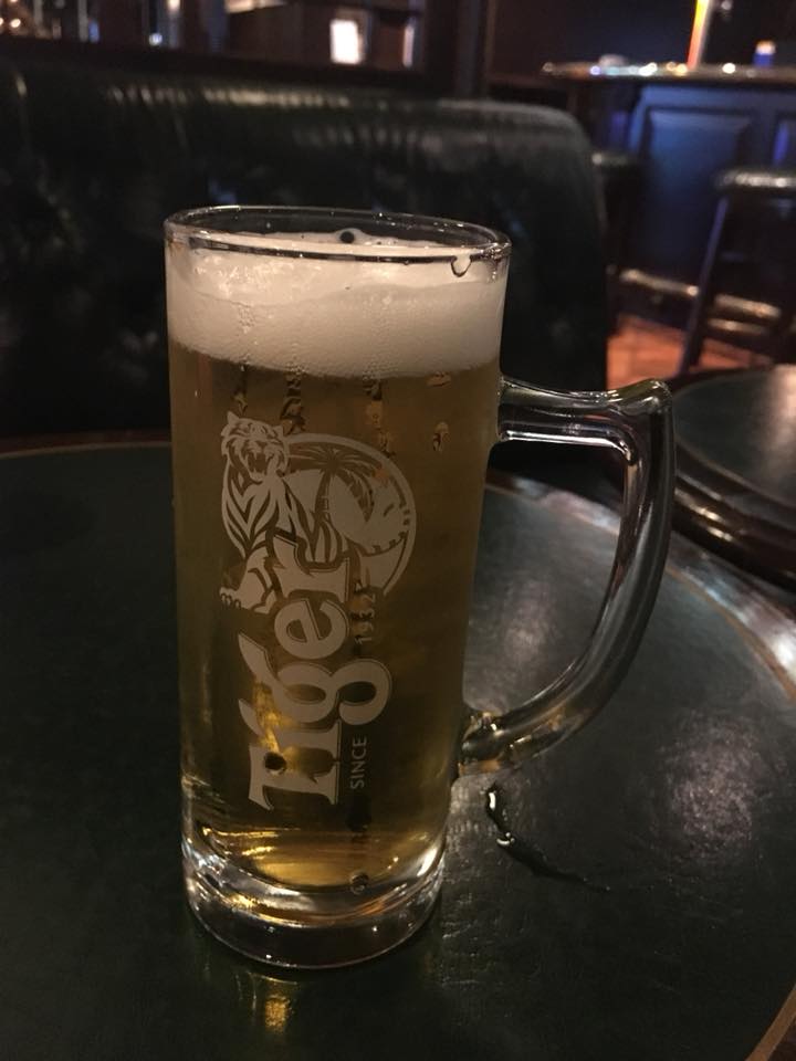 sekaidesenbero's tweet photo. 【世界でせんべろvol.99 Tiger Brewery】シンガポールと言えば、タイガービア!!ワガママを言ってTiger Brewery Tourに連れてきてもらうw 試飲のタイミングでテンションをマックスに✨飲みながら見学させてくれればもっと積極的に聞けるんだけどなー😅 #世界でせんべろ #せんべろ #シンガポール https://t.co/u7VxjZuUcS