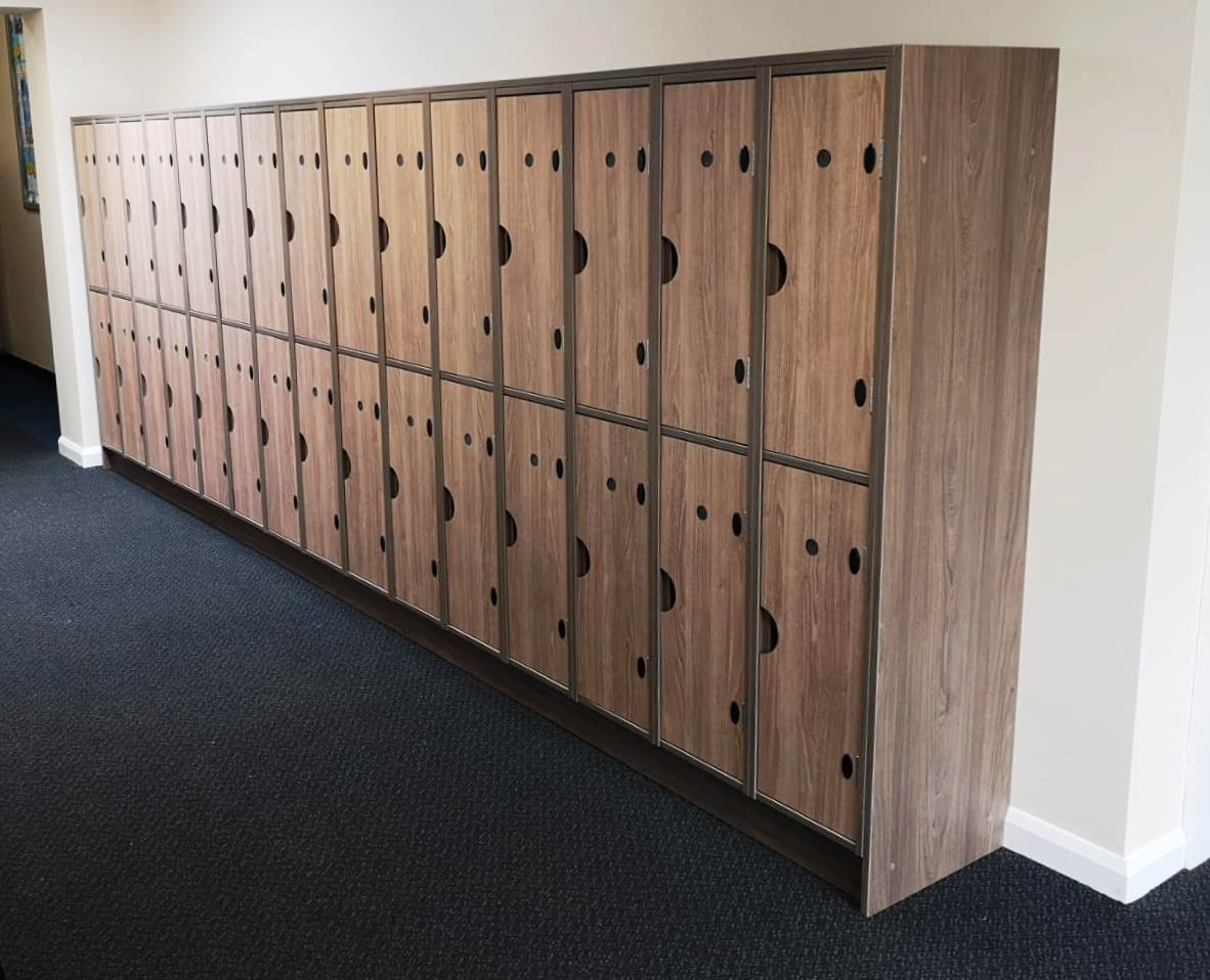 New Year, get organised! Our lockers come in all shapes, sizes and configurations and can neaten up those unused areas, turning them into useful storage space #UKmfg #lockers #bespoke #storage #furniture