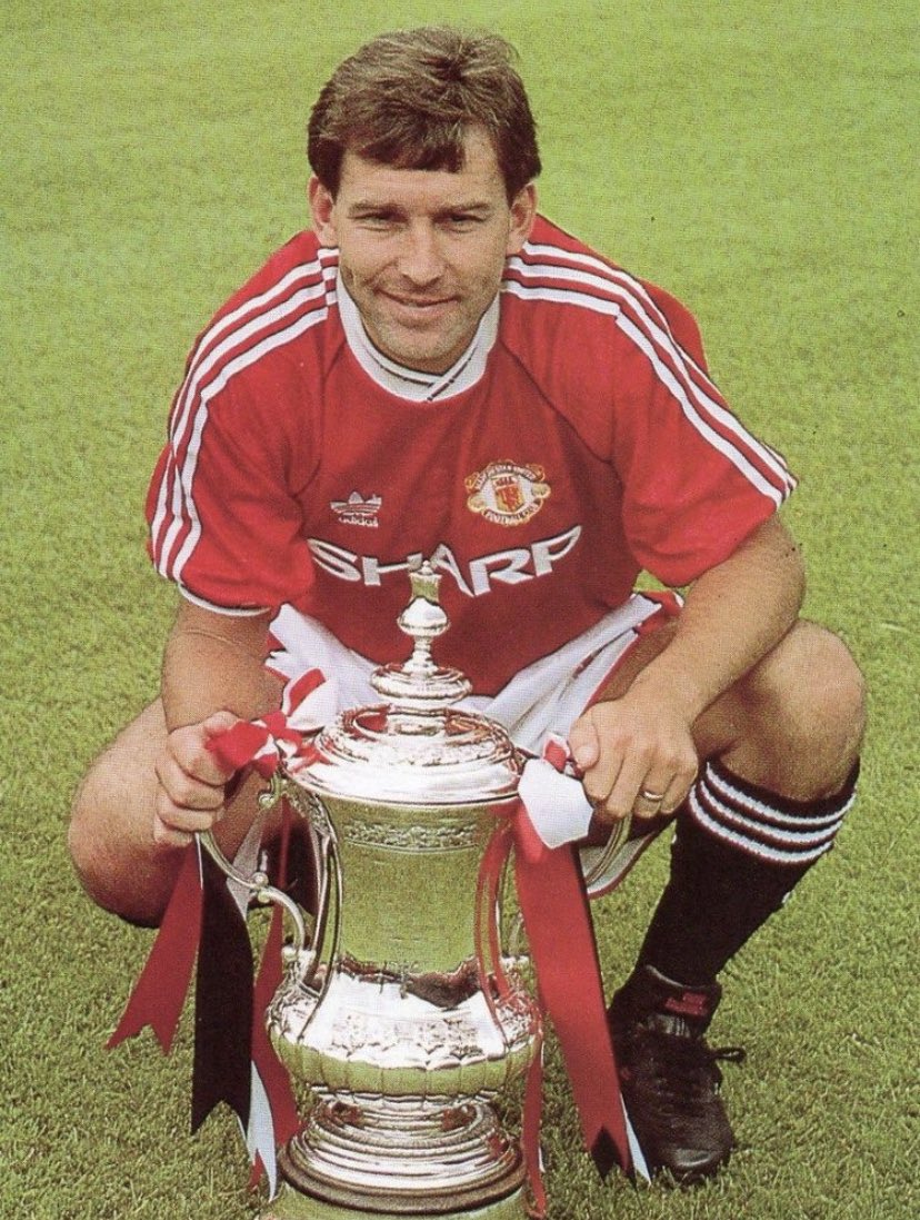 Happy Birthday to one of the greatest s of all time, Bryan Robson 