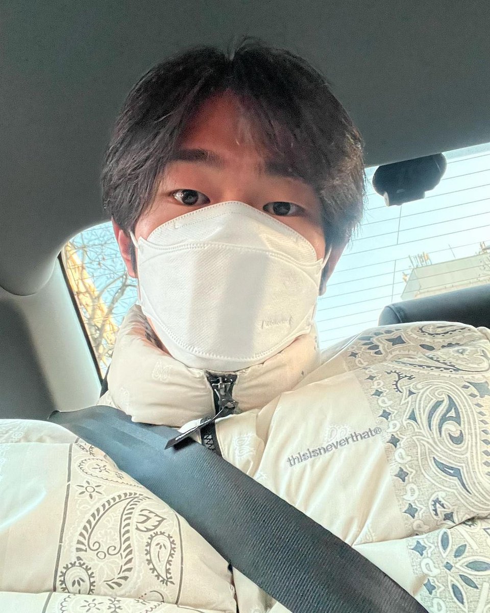 Shinywolizm's tweet photo. Jinki'min selcası ile günüm aydı moralim yerine geldi. Daha çok foto at Jinki adaaaaamm https://t.co/ogvGTnSpQO