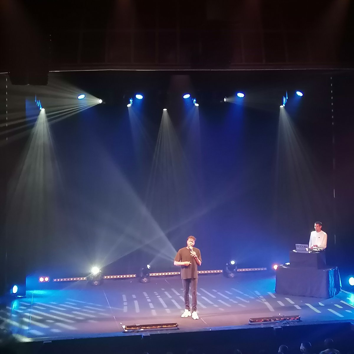 MadameMonsieur Education tweet media