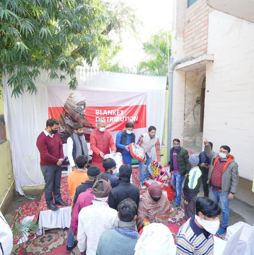 OfficeOfAdeshG's tweet image. प्रदेश अध्यक्ष श्री @adeshguptabjp ने आज न्यू फ़्रेंड्स कॉलोनी में जरूरतमंदों को कंबल वितरित किए।

इस अवसर पर प्रदेश प्रवक्ता श्री @yaserjilani उपस्थित रहे।