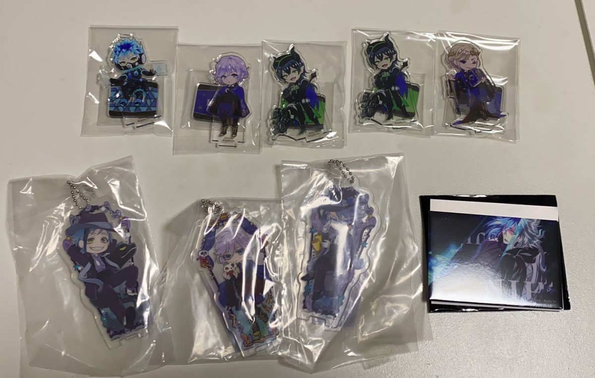 dddbbb_er's tweet photo. FFさんで欲しい方いましたら無償で譲渡しますのでお気軽にご連絡下さい！基本最推しの方優先、友人分の場合お断りする場合があります。最推しで被った場合は早い方、又は一つのキャラのみの方を優先します。一枚の目一番上の段は各2あります。 https://t.co/cTlX98Ut30
