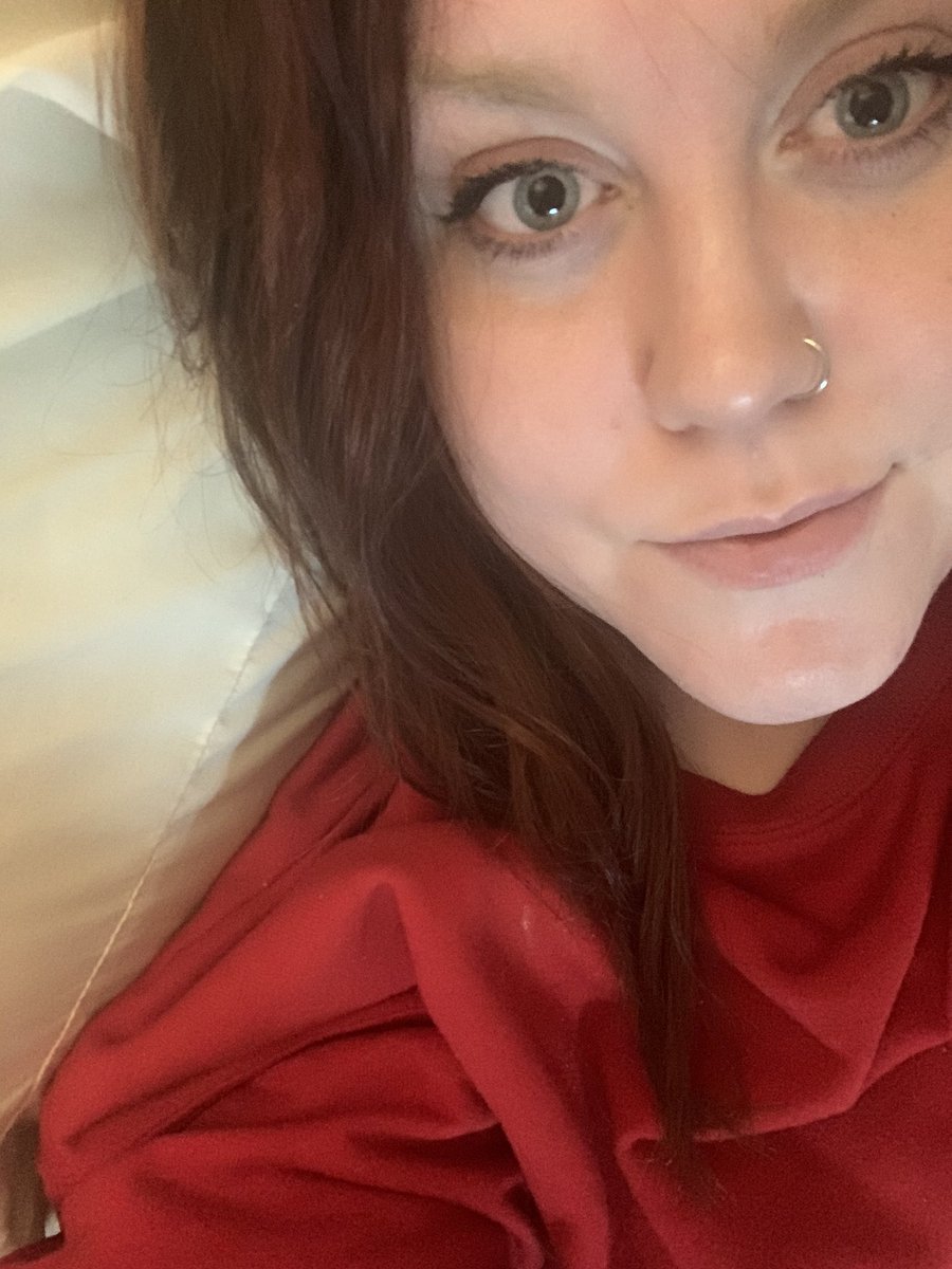 drin54's tweet photo. I dyed my hair red and now I’m having an identity crisis - WHERE IS MY BLONDE HAIR https://t.co/yDjnTSuJaB