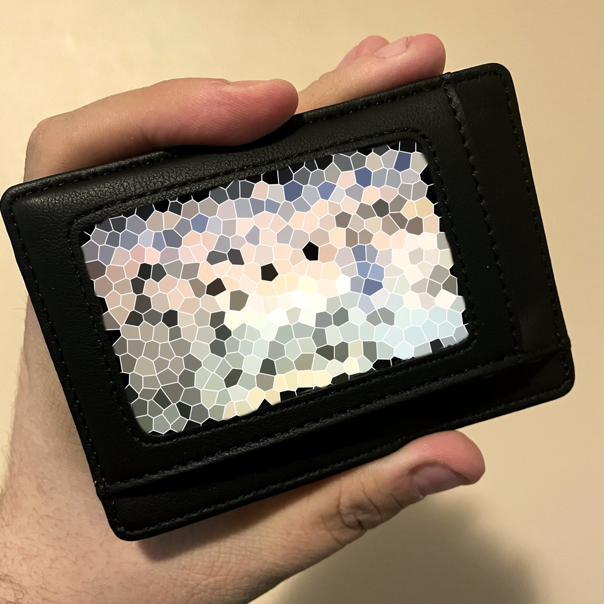 VisionAllAccess's tweet image. My most be-lated Christmas gift, the @nimalist Thin Wallet
Holds a little cash, 2 Photo ID's, 7 additional cards and of course the AirTag. Genuine leather and  RFID blocking.

#thinwallet #genuineleather #rfidwallet #airtag #findmy #lifetimewarranty #instagramads