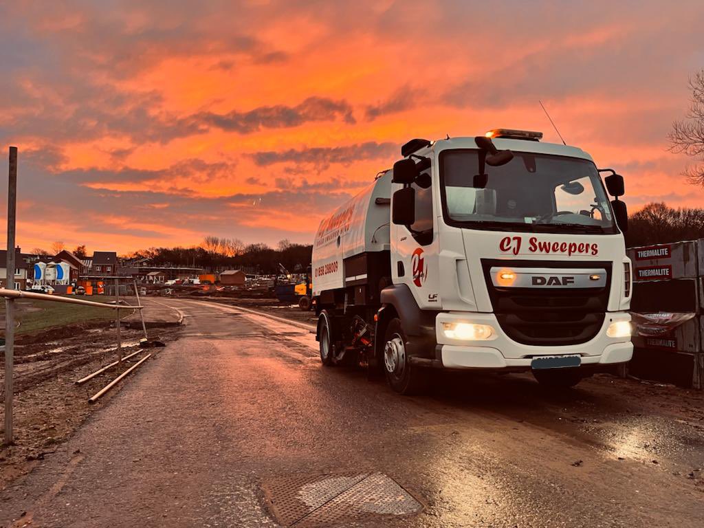 An early sweep for the fine people of <a href="/WilliamDavisNH/">William Davis Homes</a>! Seb’s got the roads (and his truck) looking really clean ✨

🌐 cjsweepers.co.uk
📧 cjsweepers@yahoo.co.uk
☎️ 01858 288009

#constructionuk #constructionworker #roadsweeper #roadmaintenance