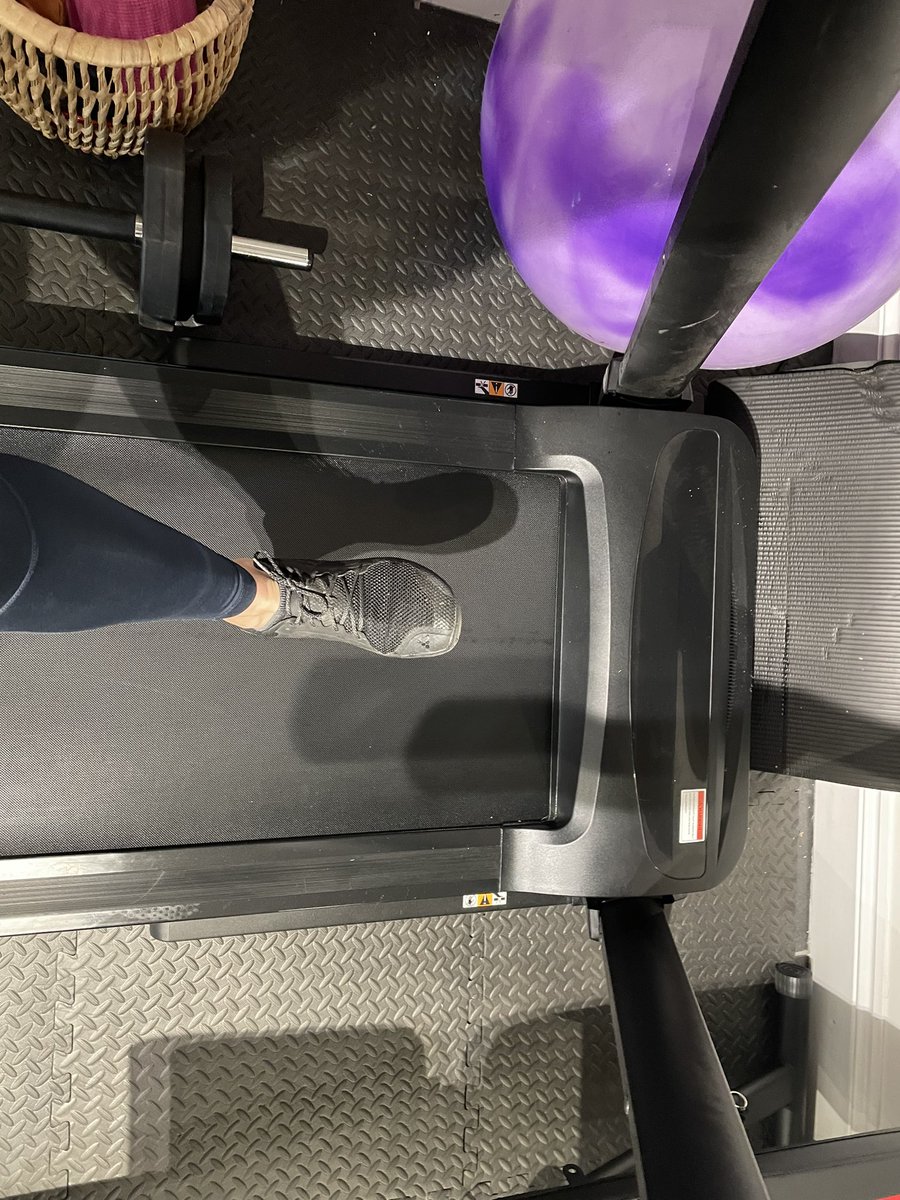 ChloeCross_Farm's tweet photo. I don’t know what’s happened to me this year- every morning I’m 30 mins on the treadmill in  @VIVOBAREFOOT compared with last years “I love running in the dark” with my Provis coat! https://t.co/u8GkoRf3XJ