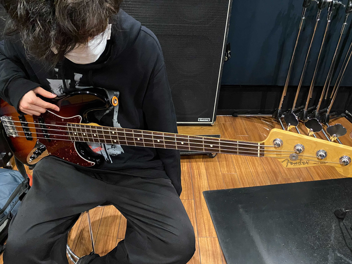 columnbyNOAH's tweet photo. 【#推しGEAR】これぞ王道のサウンド！Fender American Standard JazzBass！
https://t.co/BQhAVL5BYd

#studionoah #noahbook #JazzBass #fender #ベース #music #機材 https://t.co/MzxRLpp0y6
