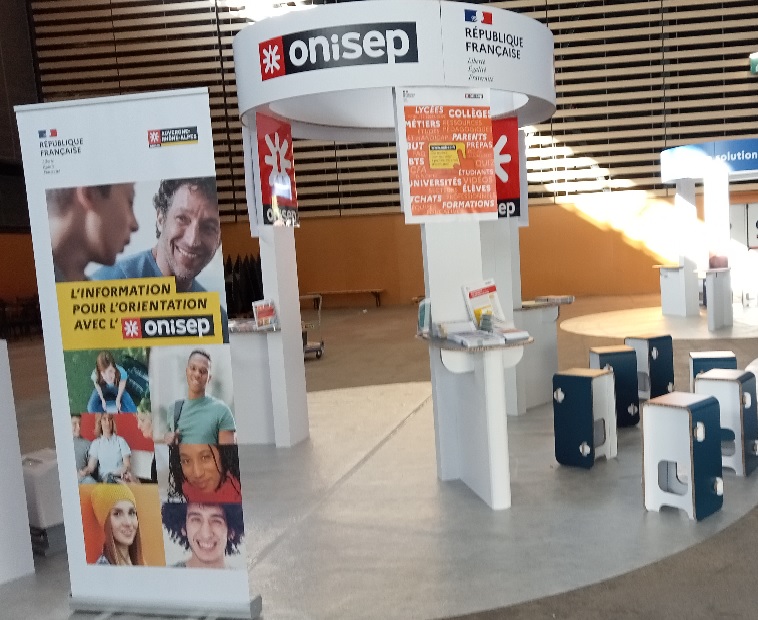 Quiz, jeux… venez explorer les métiers de la compétition WorldSkills avec les outils de l’<a href="/Onisep/">Onisep</a> sur son stand dans le Skills Village – Du 13 au 15 janvier à Eurexpo : bit.ly/3HR9dUx