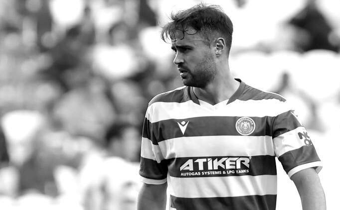 İttifak Holding Konyaspor’un milli oyuncusu Ahmet Çalık’ın elim bir trafik kazası sonucu hayatını kaybettiğini büyük bir üzüntüyle öğrenmiş bulunmaktayız. 

Genç yaşta aramızdan ayrılan Ahmet Çalık’a Allah’tan rahmet; ailesine, Konyaspor ve Türk spor camiasına başsağlığı dileriz.