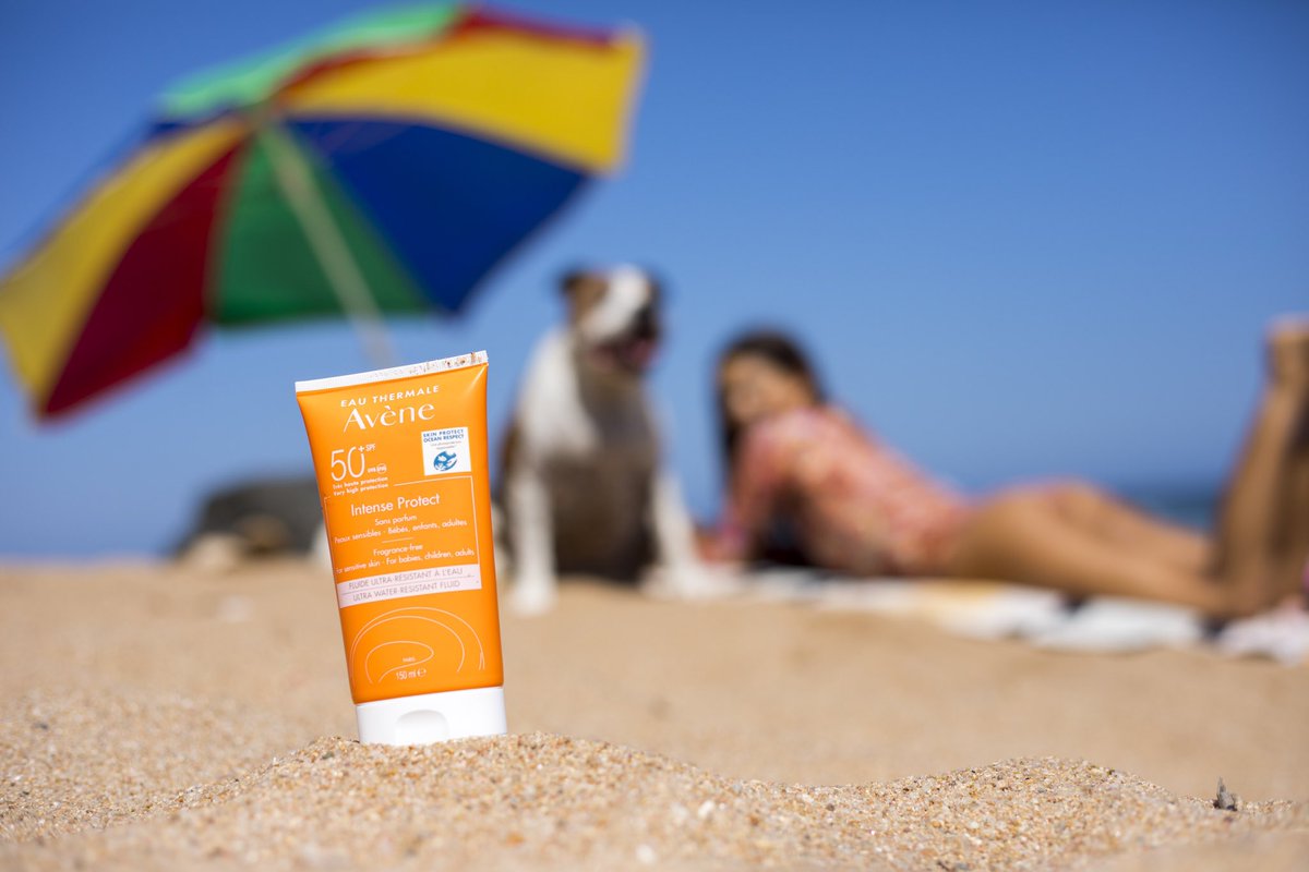 Long, hot, summer beach days with Avene Intense Protect 50+ ☀️ I love using this Eco-Friendly sun protection! Nothing beats being able to efficiently protect my skin, while respecting the ocean 💧#SkinProtectOceanRespect 
#IntenseProtect 

Shop here 👇🏽🥰
superbalist.com/women/beauty/s…