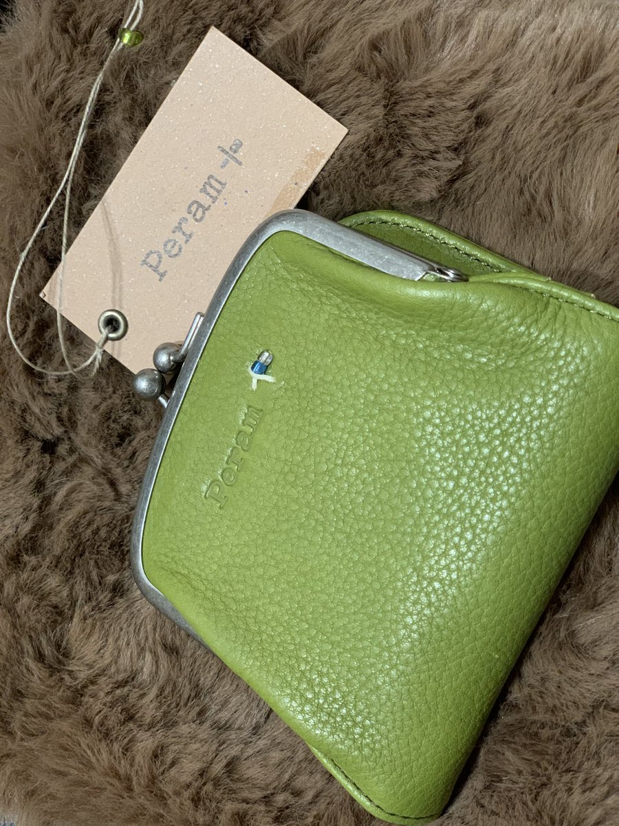 imokenpi0520's tweet photo. 8年使ったお財布にお疲れ様をして、新しいのを買ってもらったよ。
かわいい。
#一粒万倍日 #天赦日 #Peram https://t.co/paG0RuyoKs