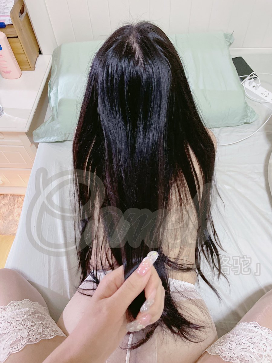 和美女@Dorothy__Tao 
（救命我头好秃，来个人给我P一下头发） https://t.co/0QxKybzc5H