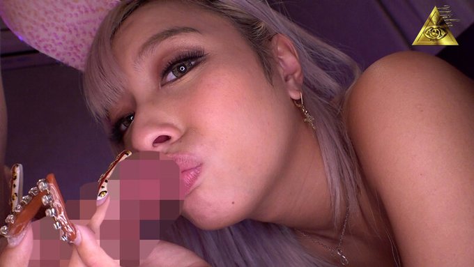 こんなドスケベな女、、いいわぁ

https://t.co/Xp8BFsqroQ