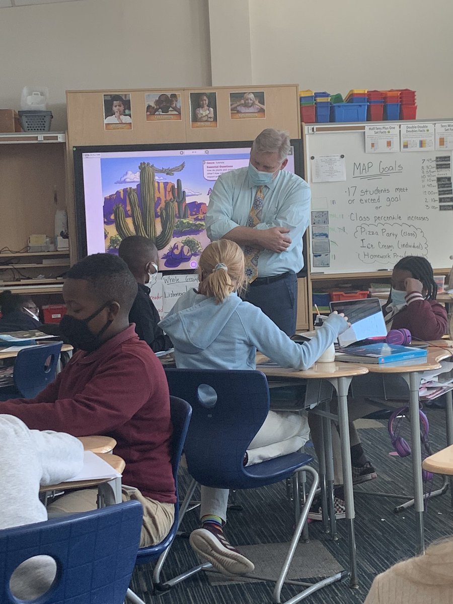 dottiebdaehm's tweet photo. Teachers learning from students… and @JohnAntonetti!  What’s better than that?  @kwilliman12 @CherieWash @MemmingerElem https://t.co/ozp4x4ms7V