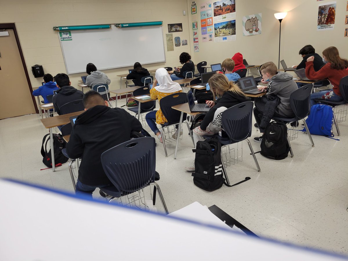 7th Graders objective today: How do local governments operate?
Using iCivics today to simulate how things work at a local level. Game time!
#iCivics
#history
#JordanNISD