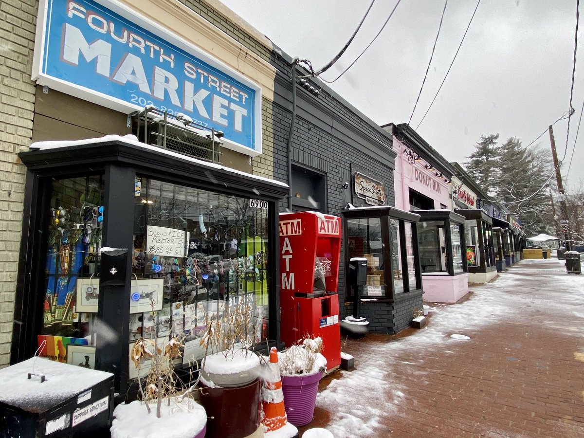 CMLewisGeorgeW4's tweet photo. The $40 million #BridgeFund for small restaurant, retail, and entertainment businesses still struggling with the pandemic is now open!
💲 Grants up to $100,000
🏢 Can cover rent/payroll
🗓️ Deadline: Feb 25, 2022 at 5pm
📎 Apply: https://t.co/wtB5Kh36mF
Spread the word, #Ward4! https://t.co/BZLVqj9PQC