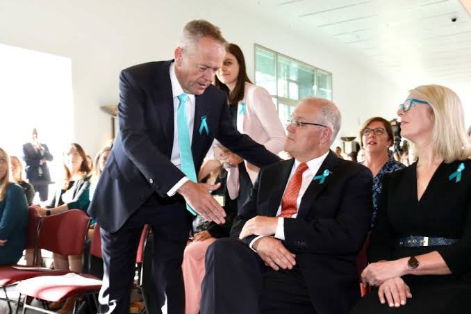 RoyanWg's tweet photo. I would suggest everyone look at this photo particularly Journalists from News Corpse. Grace Tame shook this Mongrel’s hand I would like similar outrage when Scott Morrison refused to shake the Hand of then Opposition Leader Bill Shorten. If you want to vent your spleen do so. https://t.co/shcEQrEwcf