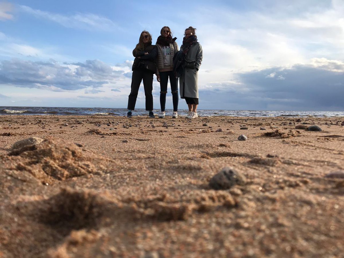 Фото из того же путешествия, потому что других у нас тогда еще не было.А теперь много есть! <a href="/vse__budet/">Бушева</a> с Днём рождения! Пусть дороги будут легче и короче Канонерского, а пользы и впечатлений от дорог больше.Всех найденных живых, сил, терпений, всего-всего💕(умения не спать)