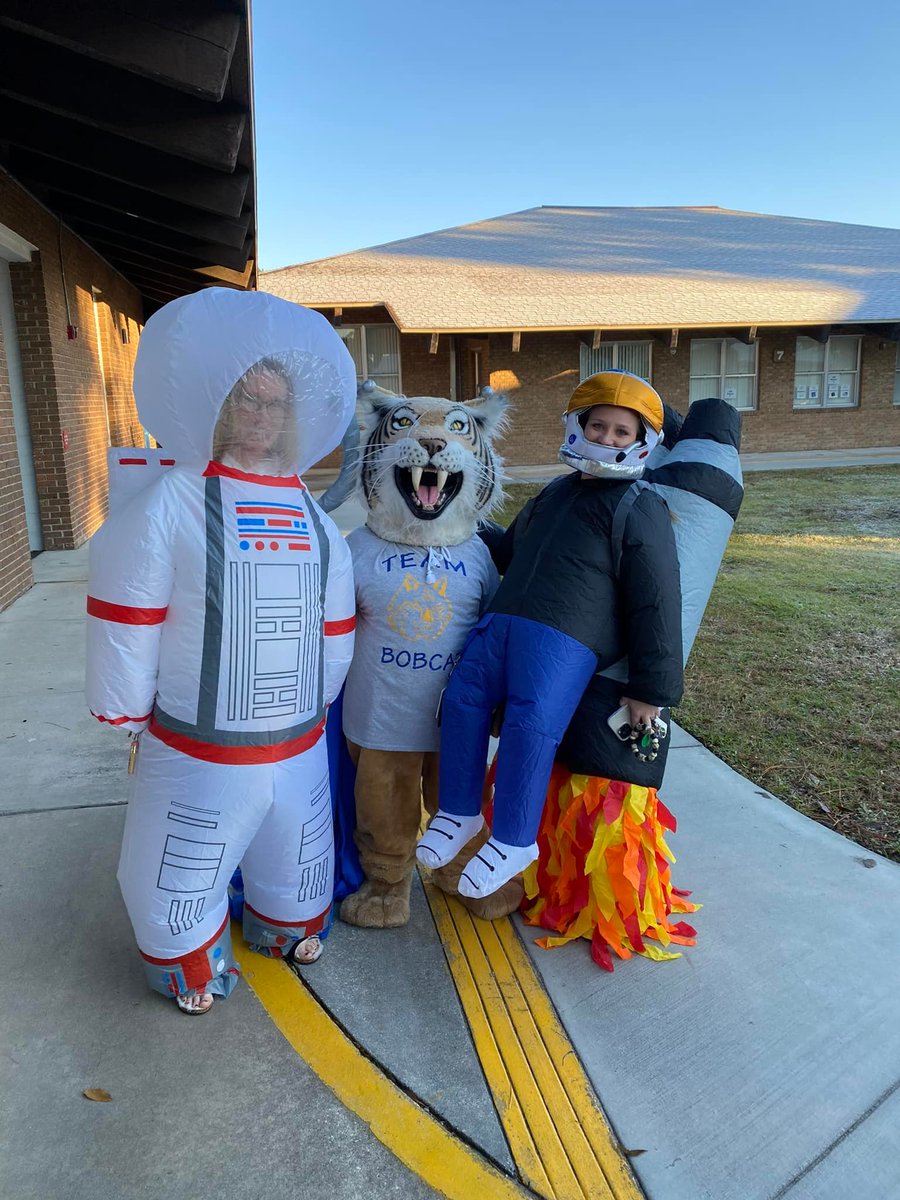 We launched into literacy on Monday! #scesbobcats #FLCelebratesLiteracy #VCSCLW2022 
<a href="/EducationFL/">Florida Department of Education</a> <a href="/volusiaschools/">Volusia County Schools</a> <a href="/amyrichardson99/">Amy Richardson</a> <a href="/amhall814/">Andrea Hall</a> <a href="/scesbobcats/">Spruce Creek Elem.</a>