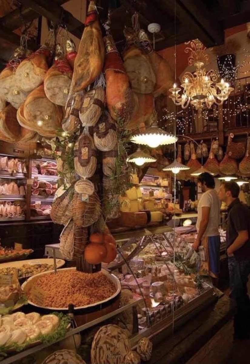 KindHeart53's tweet photo. #Salumeria #MeatStore #Bronx #NY #USA https://t.co/q1mqfNpULH