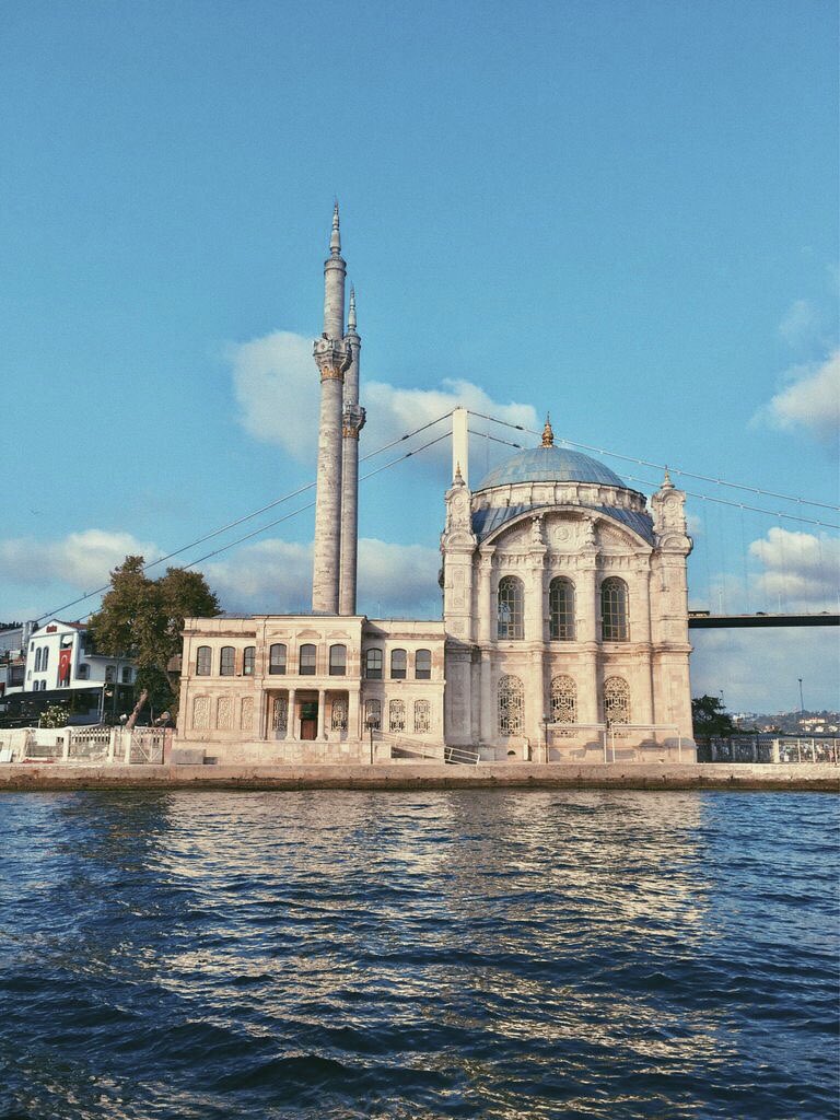selinnozn's tweet photo. @birhasem Ortaköy’💙 https://t.co/UedB9B8qa8