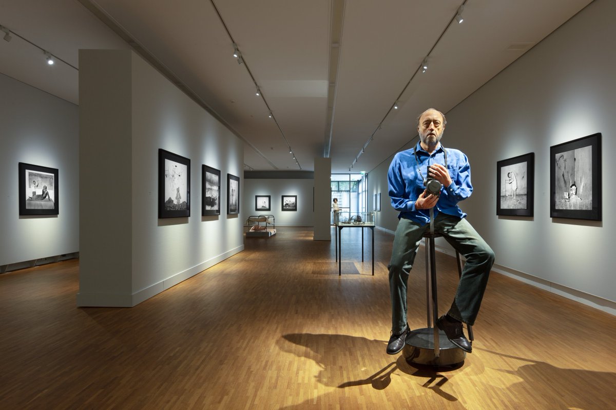 We gaan weer open! 🎉

De tentoonstelling van Roger Ballen staat er nu nog eenzaam en verlaten bij, maar vanaf morgen gaan onze deuren weer open. Roger wacht op je!

Boek vanavond alvast je ticket(s) via onze website!
bit.ly/3G5ngo9

📸: Gerrit Schreurs