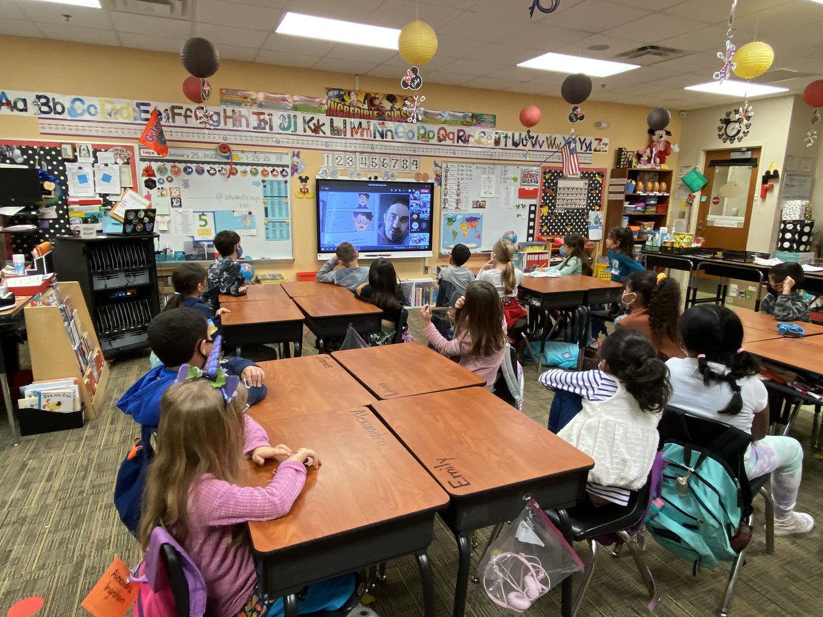 Ferguson_OCPS's tweet photo. Currently in a virtual author visit with @Jarrett_Lerner. They are enthralled… I’ve never seen this group SO engaged in something! Thanks, Jarrett! ❤️📚🤖  @CDLocps #OCPSElemELA @arborridgek8 #OCPSreads #ARSreads https://t.co/qZoOUdKoed