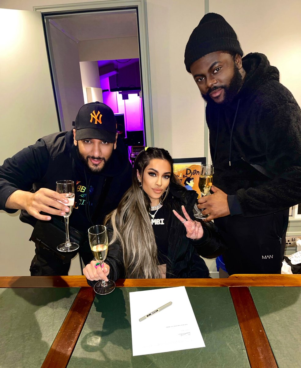 bambi_bains's tweet photo. I’m really pleased to announce that we are officially part of @sonymusicpubuk 🤍 Thank you so much for believing in our team and vision. We are super grateful and look forward to the journey!✨🚀 #sony https://t.co/vAa20VgKnA
