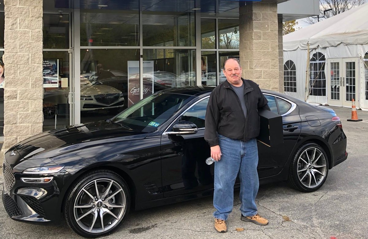 ColonialGenesi1's tweet image. Congratulations to William on his new @GenesisUSA  G70!
As he had another car at home, Product Specialist Zack Barba delivered it to his house for him.

#genesisofdowningtown #Genesis #GenesisG70 #G70 #luxury #luxurycar #luxuryvehicle #luxuryvehicles #downingtown #downingtownpa