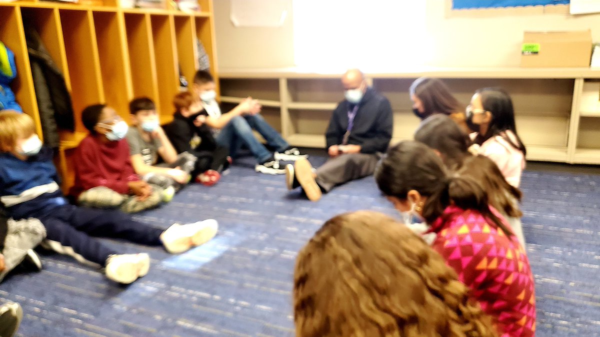 BrittonAWayne's tweet photo. Tuesday afternoon vibes...Enjoyed my time in this circle-#whatisimportanttome #5thgrade @Erwin13Alicia https://t.co/kNVBG8w5kd
