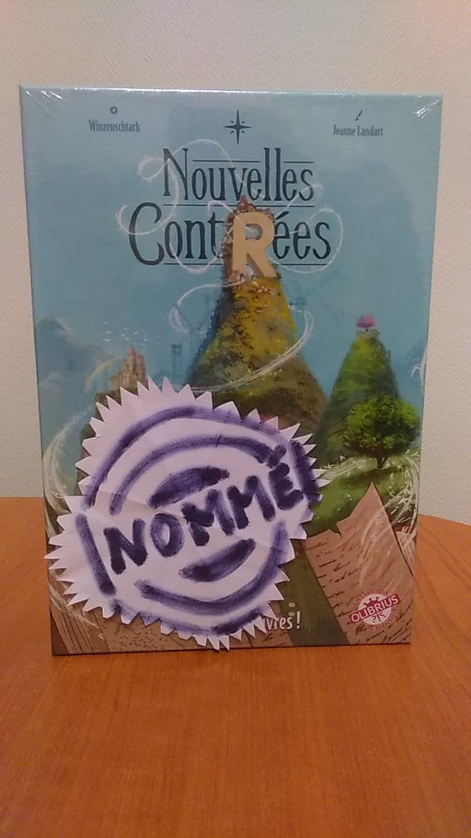 David : "Ben ouais, mais si Nouvelles ContRées est nommé à l'As d'Or, comment on fait pour l'autocollant ?"
Thibaut : "Comme ça !" 😂
Bref, Nouvelles ContRées vient d'être nommé à l'As d'Or. Nous sommes fichtrement contents : nous avons une solution pour l'autocollant ! 🥳🥳🥳