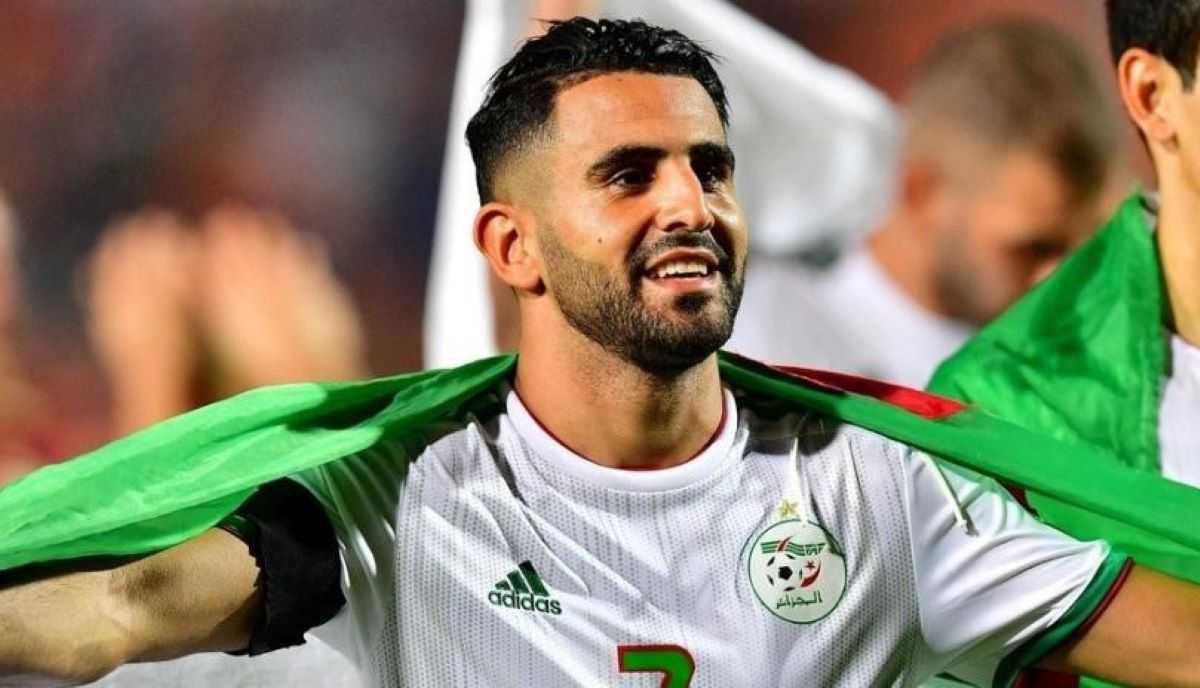 JDZFootball's tweet photo. 🎙 Riyad Mahrez :

« On rendra le peuple fier encore dans les matchs importants qui arrivent pour pouvoir aller à la coupe du monde inshaAllah. Merci à tout ceux qui nous soutiennent dans les bons comme dans les moments difficiles. » https://t.co/JZyXNDgmDW