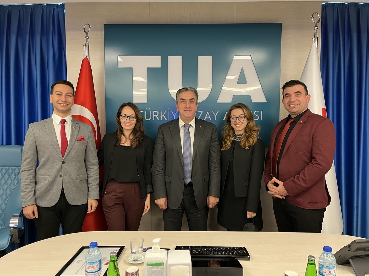 UketDER's tweet photo. UKET olarak ilk resmi ziyaretimizi TUA Başkanı Sn. Serdar Hüseyin Yıldırım’a gerçekleştirdik. TUA Başkanımız ile yaptığımız bu keyifli sohbette; dernek misyon ve vizyonundan, ana hedeflerinden ve hazırladığımız projelerimizden bahsettik. 
#tua #uzayajansı #uket #space #uzay #arc https://t.co/bWprtfV3O9
