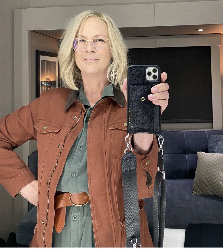 Jamie Lee Curtis is ready for Halloween Ends #HalloweenEnds #MichaelMyers