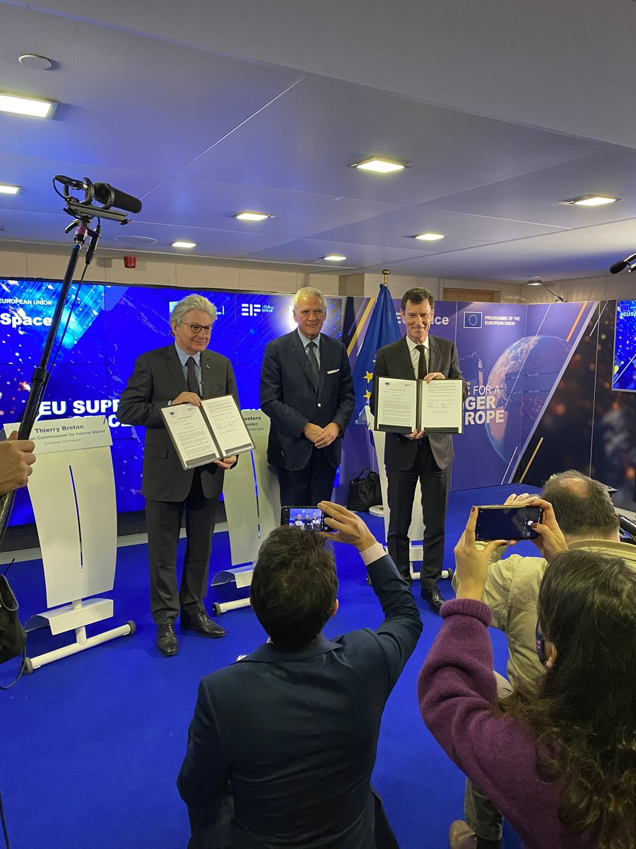 Alain Godard tweet media