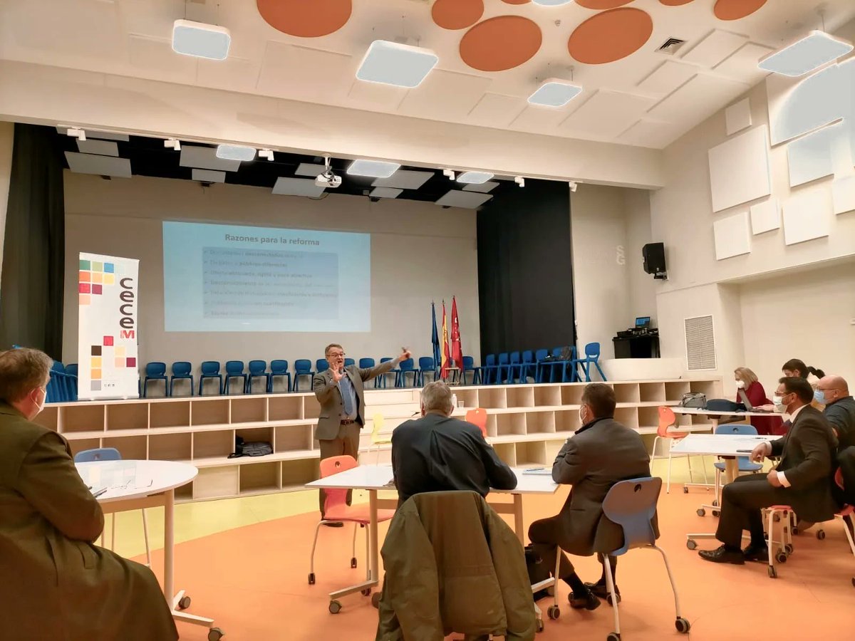 AlboradaColegio's tweet photo. Hemos participado en el 𝙀𝙣𝙘𝙪𝙚𝙣𝙩𝙧𝙤 para directivos y responsables de FP en centros escolares. Organizado por CECE-Madrid en el Colegio Santa Gema Galgani.
Hemos conocido mejor la nueva ley de FP gracias a Santiago García, Secretario General de CECE Nacional.
#AlboradaFP https://t.co/mHtFlHtJXq
