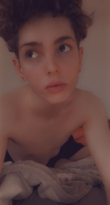 Good morning ☀️ . . . time to get food 🥘 https://t.co/7g9YPS88Rt<a href="/tag/lanadelrey"class="tags"><span>#lanadelrey</span></a>