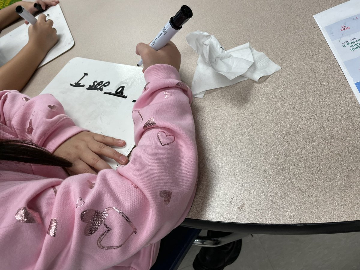 PraisyThomas2's tweet photo. Amazing word work and writing in kindergarten at South Belt!!! @pisdesela @PISDTRA https://t.co/nZU6ftphgQ
